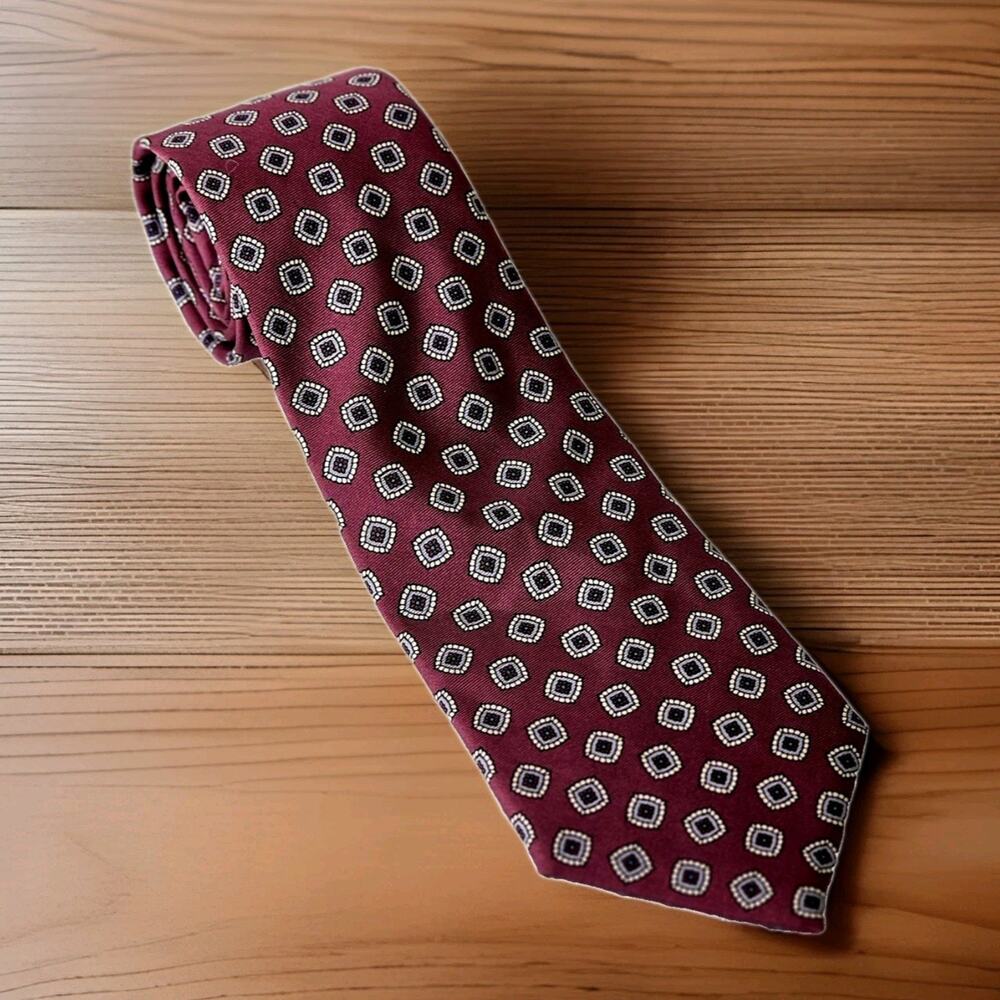 Savile Row Men's NeckTie Geometric 57" Length 3.5" Wide 100% Silk Made in USA